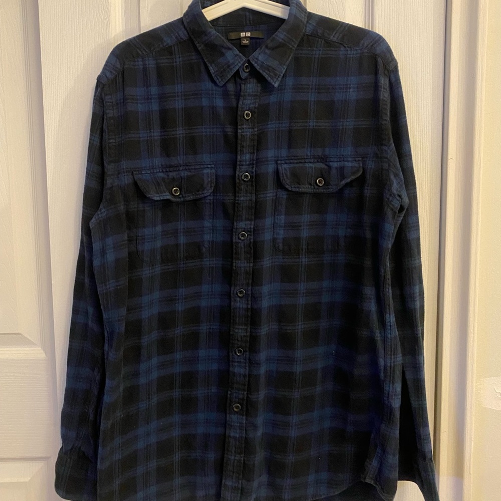 Dark blue checkered flannel mens size large